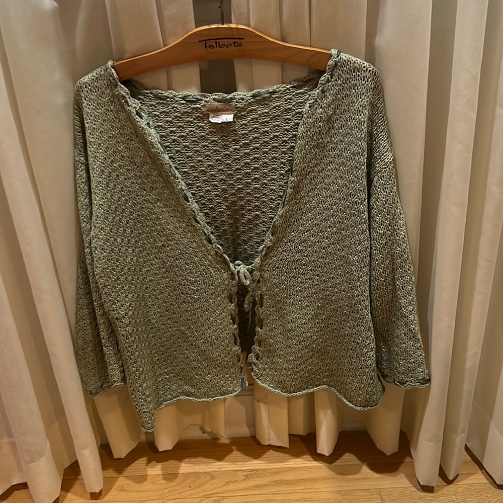 Green Entwine loose knit sweater. Size L